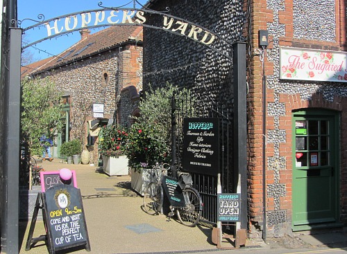 Hoppers Yard, Holt